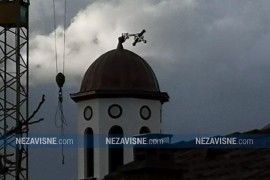 Vjetar polomio krst na crkvi u Banjaluci