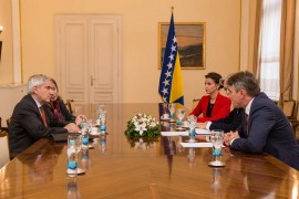 Komšić sa ambasadorom Francuske: BiH učestvuje u borbi protiv ...