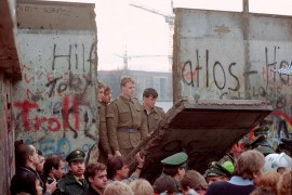 Tri decenije od pada Berlinskog zida: Dan kad je srušena "Gvozdena ...
