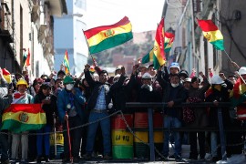 Boliviju potresaju veliki neredi, Morales zove Papu