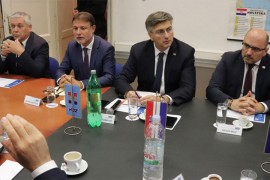 Mediji: Afera WhatsApp potresa HDZ, 15 članova čeka isključenje