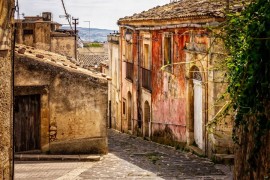 Kako su prošli ljudi koji su u Italiji kupili kuće za jedan evro?