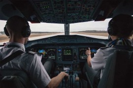 Kopilot preminuo, avion prinudno sletio