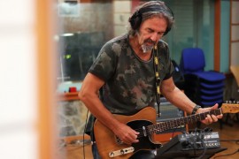 Gitarista benda "Parni valjak" : Više ne brojimo godine niti nas to ...