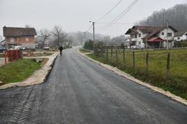 Asfaltirano 400 metara puta u Motikama