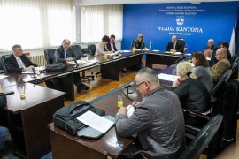 Vladi USK za isplatu dugova treba 130 godina