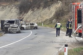 Opljačkano vozilo za prevoz novca, troje povrijeđenih