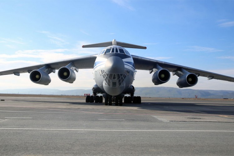 Ruski "Iljušin" sletio na aerodrom u Nišu