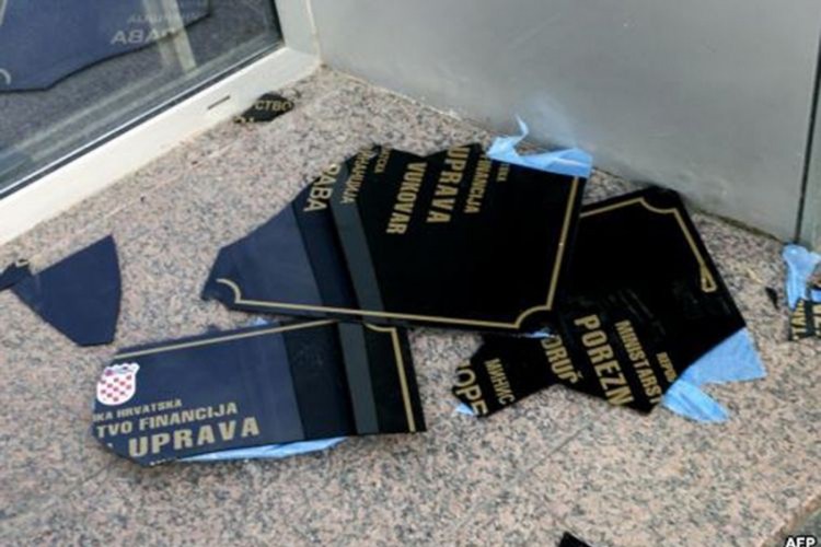 Linta: Obustava postupka za razbijanje ćiriličnih tabli skandal