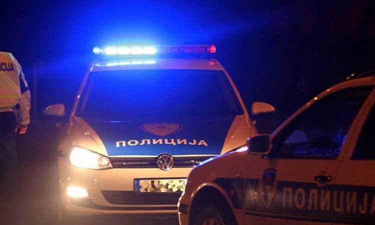 Detalji tuče na autoputu: Nakon nezgode pretukli trojicu pa razbili auto