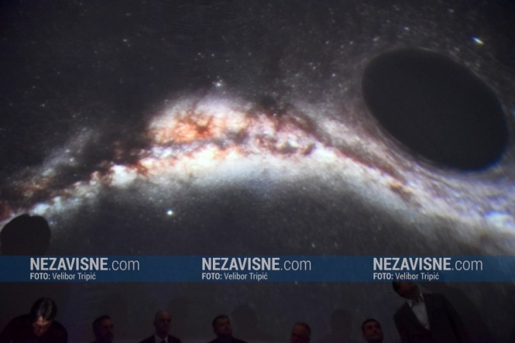 Na PMF-u predstavljen mobilni planetarijum