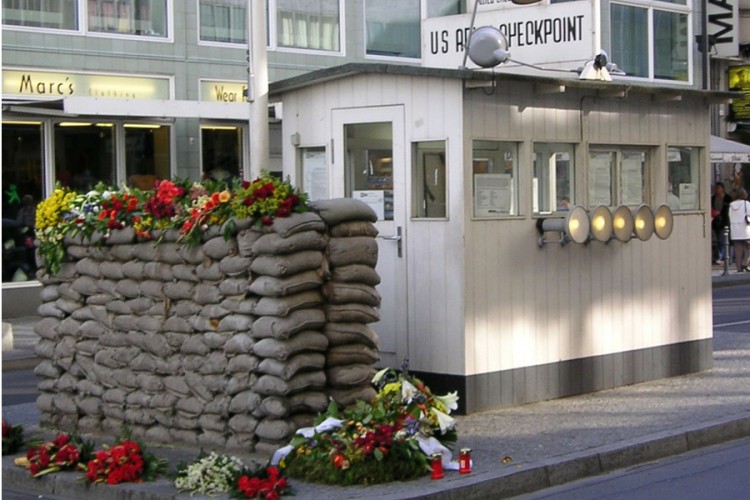 Pad Berlinskog zida 30 godina kasnije - novi bedemi i podjele