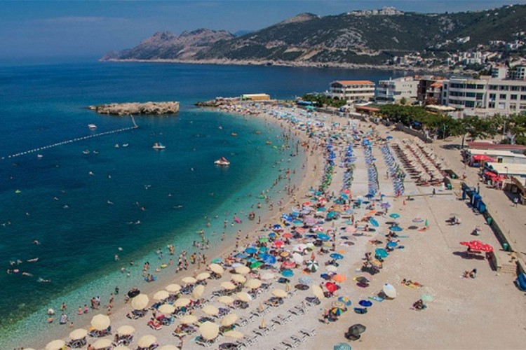 Crnoj Gori će uskoro faliti plaža