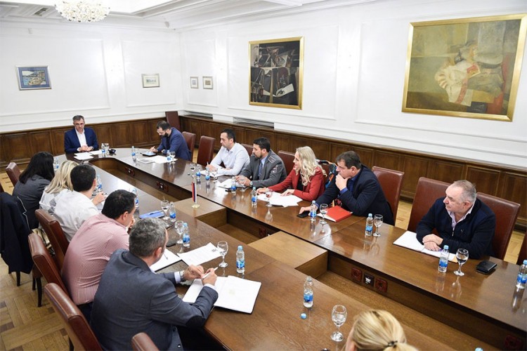 Utvrđen program za Novu godinu: Zimska varoš i poznati izvođači na Trgu Krajine