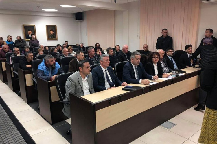 Osipa se članstvo SBB-a u USK: Istupili dva poslanika i ministar