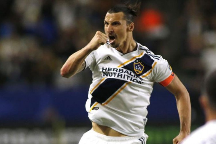 Bomba: U programu uživo otkrio za koga je potpisao Zlatan Ibrahimović