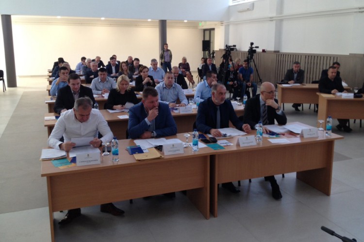 Obnovljena skupštinska sala u Doboju, opozicija u "magarećoj klupi"