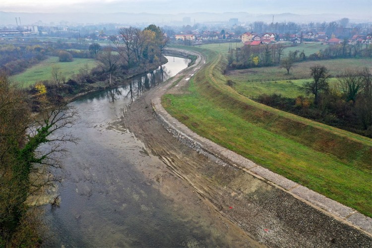 Saniran nasip na Vrbanji u banjalučkom naselju Česma
