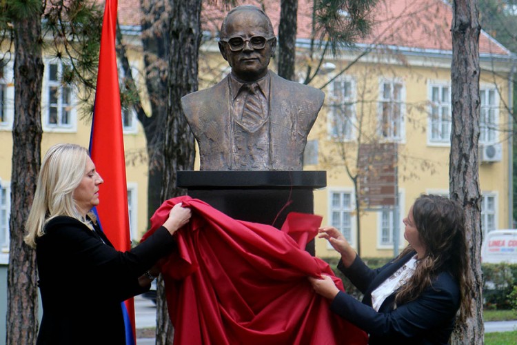 Otkrivena bista Nikole Koljevića u Banjaluci