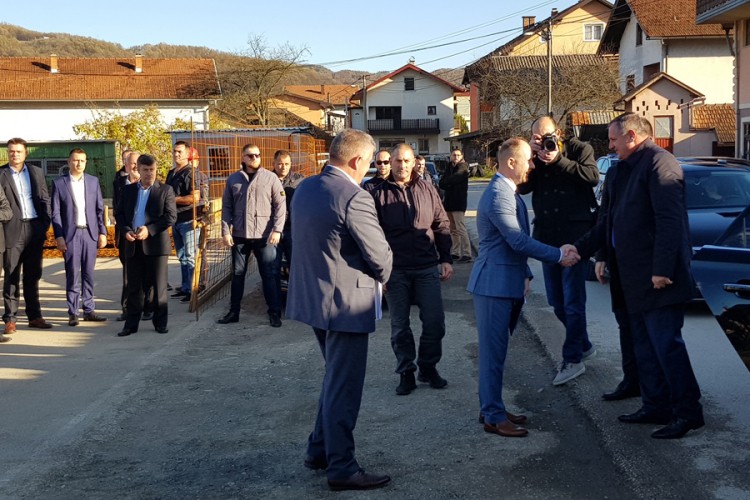 Grade stanove za raseljene