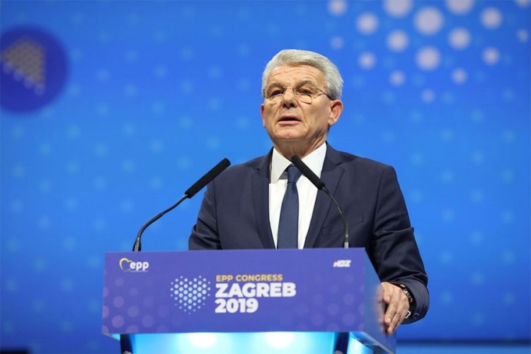 Džaferović: Sav teret migrantske krize pao na Bošnjake