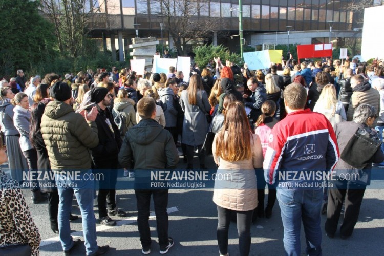 Građani na protestu: Smjene nisu dovoljne, procesuirajte odgovorne