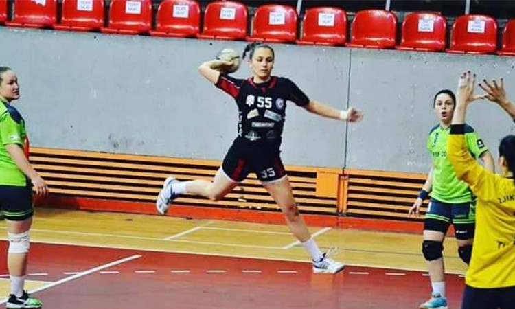 Dejana Kulić, rukometašica Izviđača: Sve je super, samo da nas ne ureknem