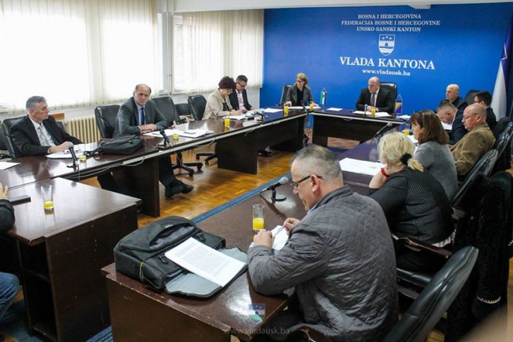 Vladi USK za isplatu dugova treba 130 godina