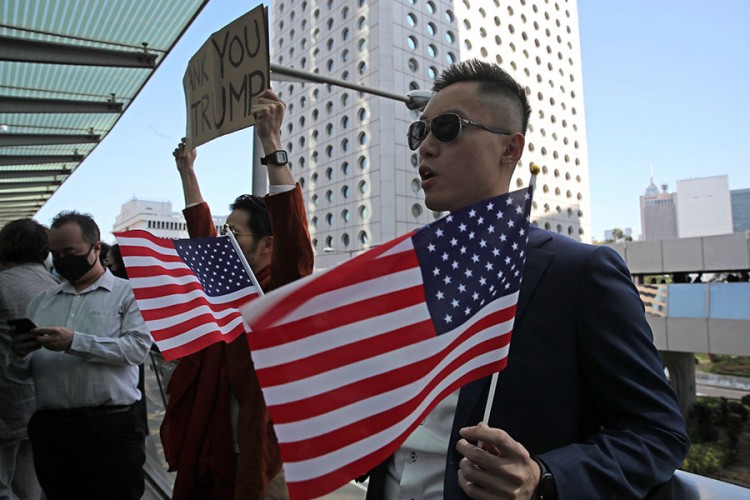 Nakon što je Tramp potpisao ukaz, Kina pozvala američkog ambasadora na razgovor