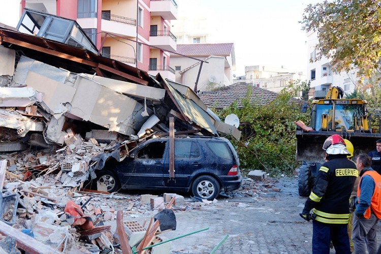 Ljudi na ulicama, potpuni kolaps nakon novog zemljotresa u Albaniji
