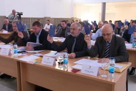 Sa kartica ispred dobojskih odbornika iščezli nazivi partija