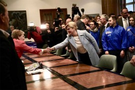 Grabar-Kitarović predala potpise podrške za kandidaturu