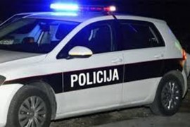 Pet lica povrijeđeno u sudaru dva automobila