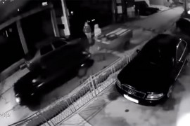 Uznemirujući snimak: Djevojku udarila auto-prikolica
