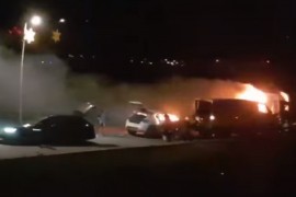 Opljačkali i zapalili poštanski kombi, objavljen snimak