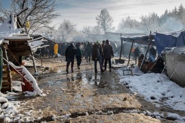 Migranti iz Vučjaka u ponedjeljak se prebacuju u kasarnu Blažuj