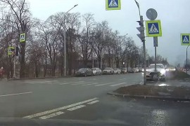 Kupac testirao skupocjeni Audi i pokosio 15 automobila