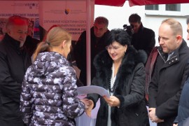 Borovac posjetila Foču: U zgrade u naselju Barakovac uselile 32 ...