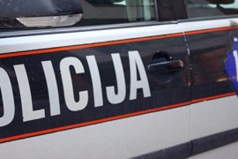 Vozač povrijeđen u slijetanju forda sa puta