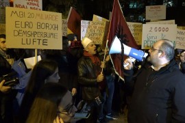 Kordon policije u centru Tirane, protest protiv "malog Šengena"