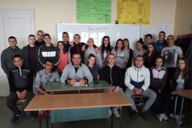Profesor fizičkog, koji je spriječio masakr u školi, dobio nagradu