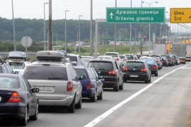 Kolona pred Batrovcima duga pet kilometara