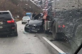 Jedna osoba poginula u sudaru kamiona i auta kod Donjeg Vakufa