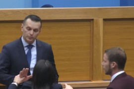 Policija utvrđuje činjenice o događaju u parlamentu RS