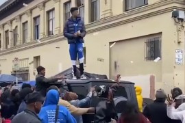 Reper bacao novac, ljudi skupljali