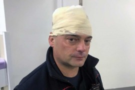 Policija CG: Građani kamenovali policiju, policajac pogođen u glavu