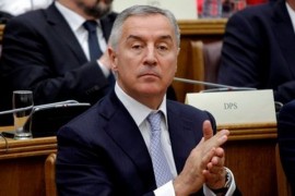 Pozivi za saslušanje zbog protesta kod kuće Mila Đukanovića