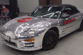 Mitsubishi pretvorili u disko kuglu
