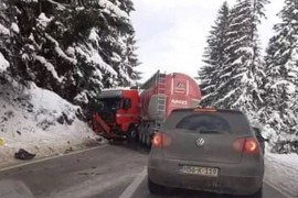 Strašna nesreća kod Olova: Bračni par poginuo, dijete teško ...