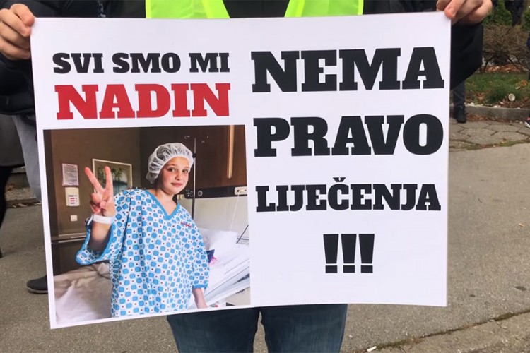 Protest ispred KCUS: "Hoćemo stručne, a ne podobne ljekare"